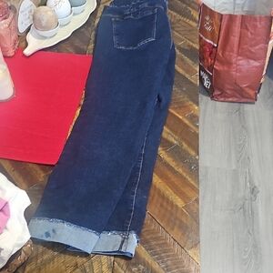 Stylish Dark Blue Women's Cropped Jeans